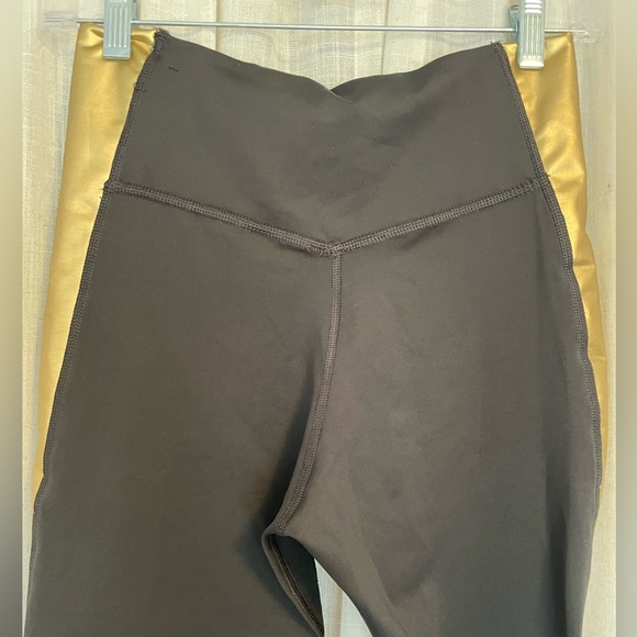NWOT Nike Dry Fit Gold and Black Running Leggings size M - Picture 11 of 11